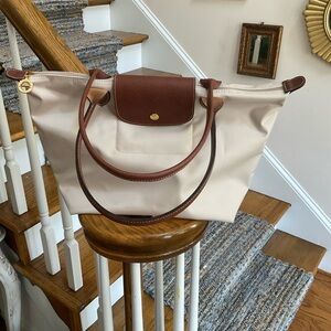 Longchamp Medium Le Pliage in the color Paper